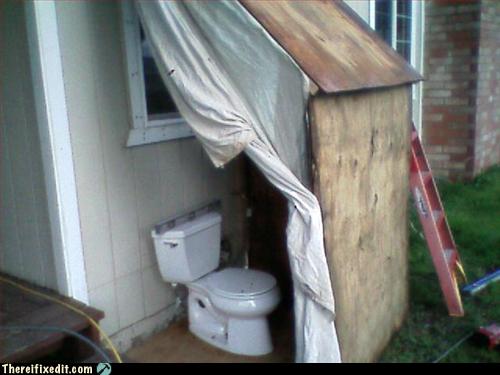 10 Redneck Bathrooms